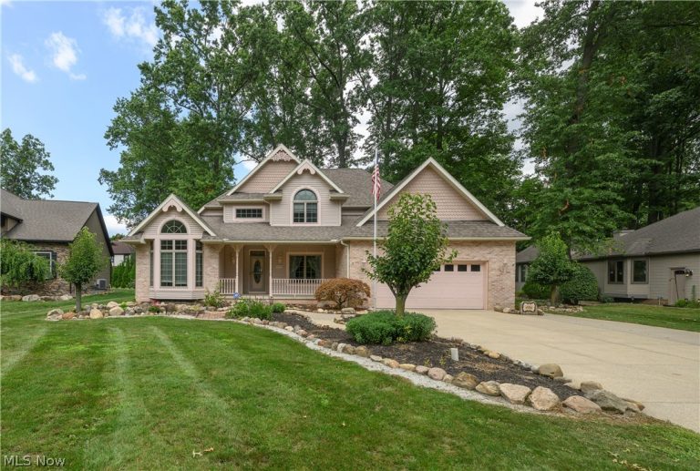 206 Shenandoah Boulevard, Barberton, OH, 44203