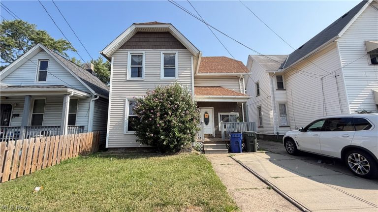 7425 Harvard Avenue, Cleveland, OH, 44105