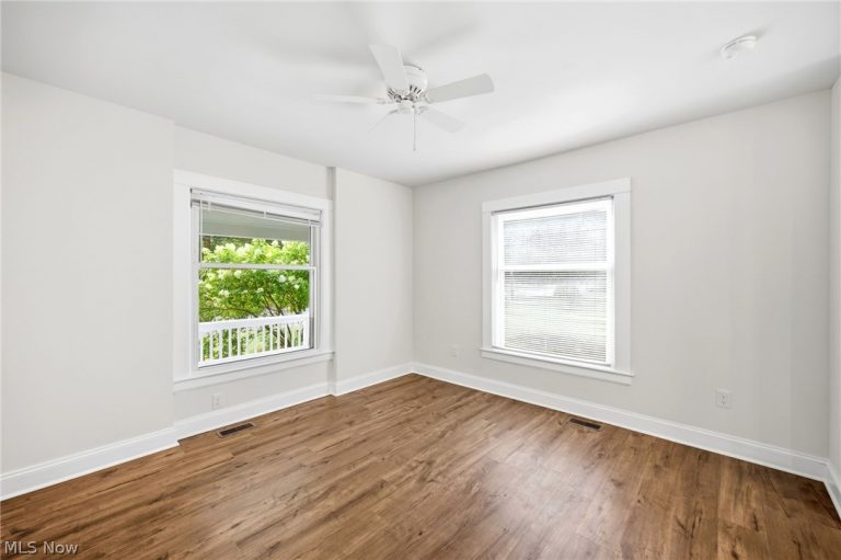 272 Miles Road, Chagrin Falls, OH - Photo 8