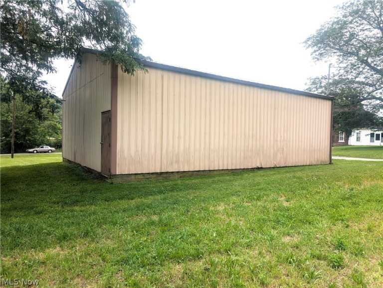 5715 Greer Road, Uhrichsville, OH - Photo 5
