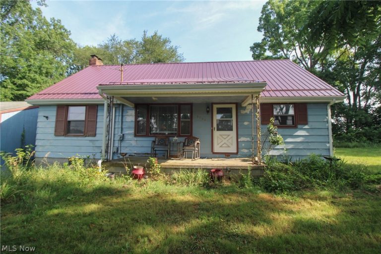 5724 Arrel Road, Lowellville, OH - Photo 4