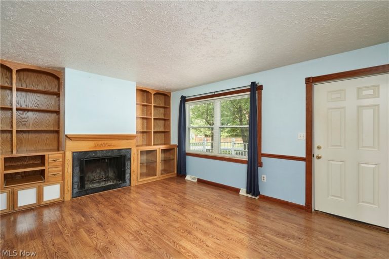 4055 Baird Road, Stow, OH - Photo 4