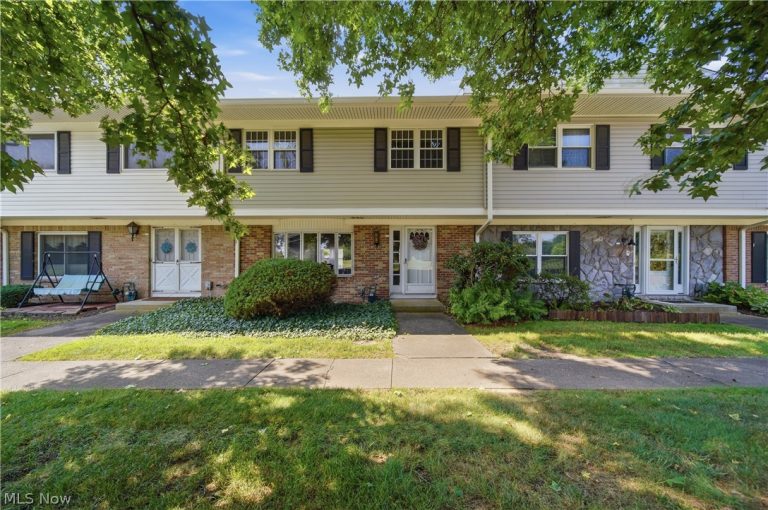 2059 Carlile Drive, Uniontown, OH - Photo 2