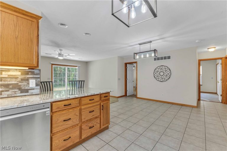 406 Oleander Oval #44, Madison, OH - Photo 8