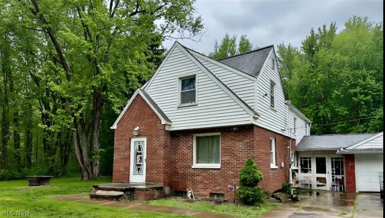 557 North Avenue, Geneva, OH - Photo 2