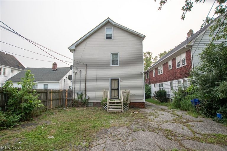 3713 151st Street, Cleveland, OH - Photo 3