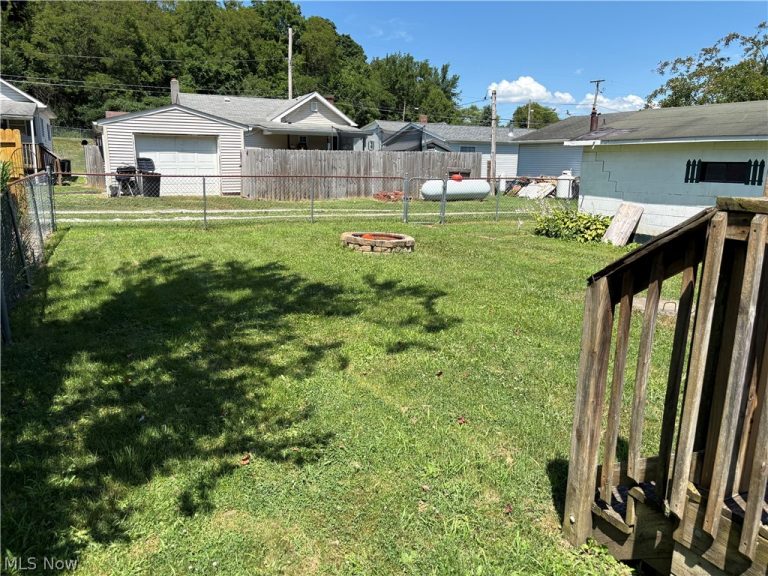 49729 Water Street, St Clairsville, OH - Photo 5