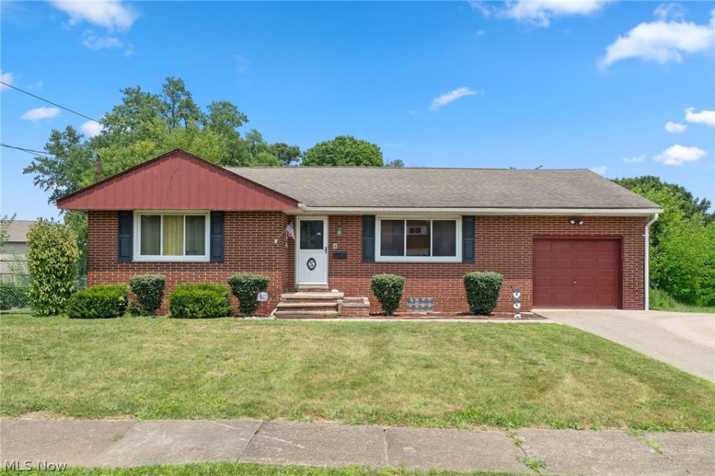 2091 Springfield Center Road, Akron, OH