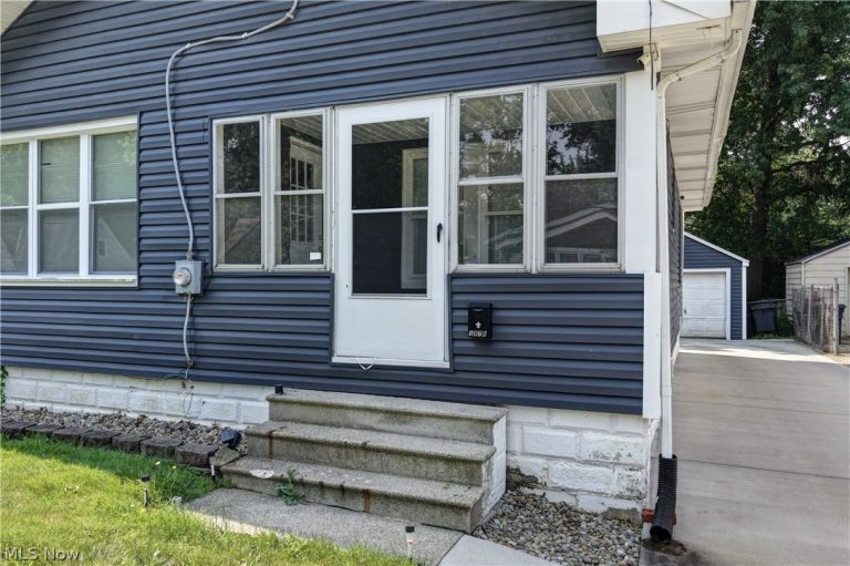1870 Shaw Avenue, Akron, OH - Photo 4