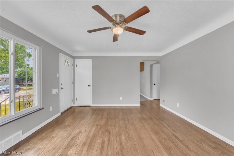 6310 Alexandria Drive, Parma, OH - Photo 5