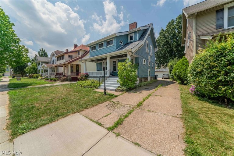 1290 Jackson Avenue, Lakewood, OH - Photo 3
