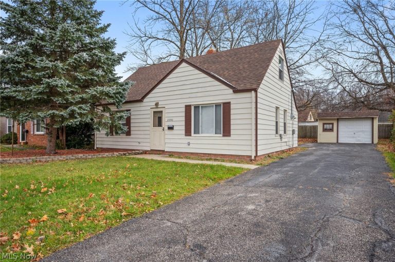 23340 Roger Drive, Euclid, OH - Photo 2
