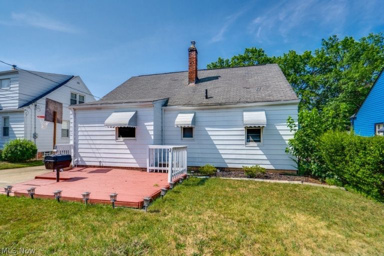 13304 Woodward Boulevard, Garfield Heights, OH - Photo 6