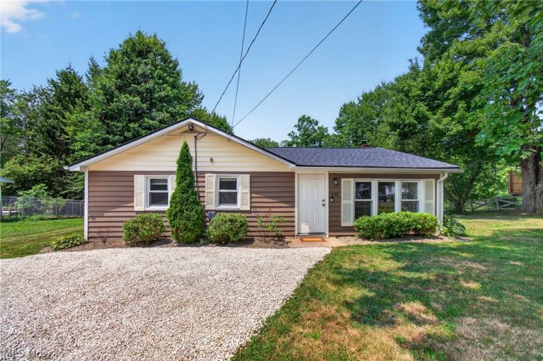 1240 Aberth Drive, Akron, OH - Photo 3