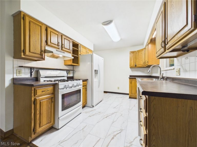 1301 Washington Gardens Circle, Washington, WV - Photo 6