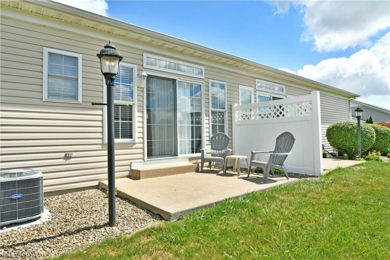 24 Abbington Drive, Warren, OH - Photo 5