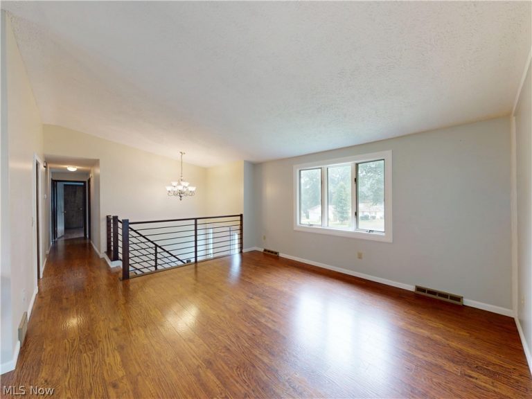 5484 Vermouth Street, North Canton, OH - Photo 3