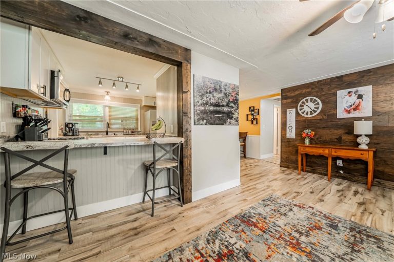 632 Irving Park Boulevard, Sheffield Lake, OH - Photo 8