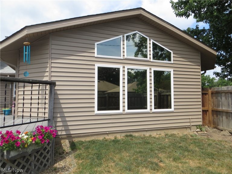 5477 Dorothy Drive, North Olmsted, OH - Photo 6