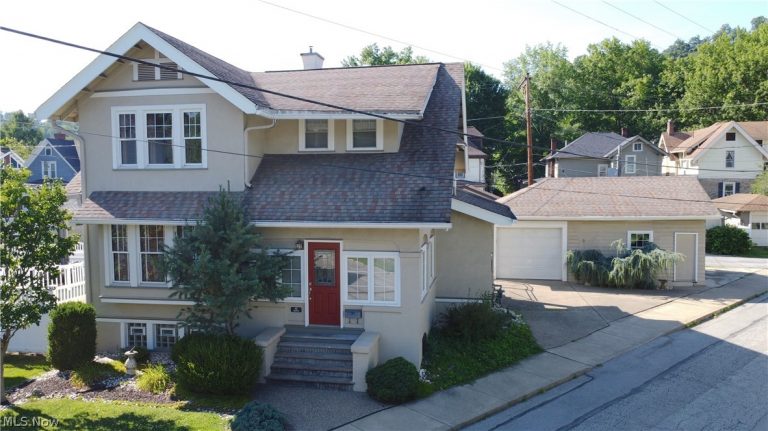 52 Maple Avenue, Wheeling, WV, 26003