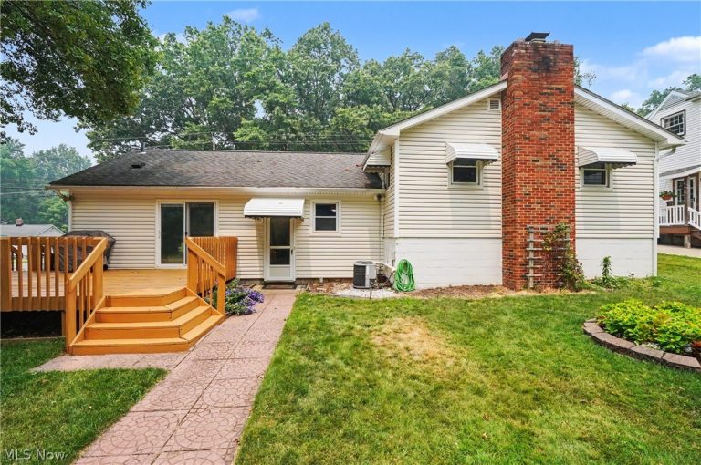 508 Loomis Avenue, Cuyahoga Falls, OH - Photo 3