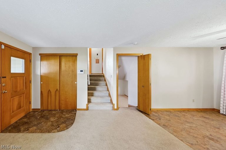 1812 Skyline Drive, Lorain, OH - Photo 3