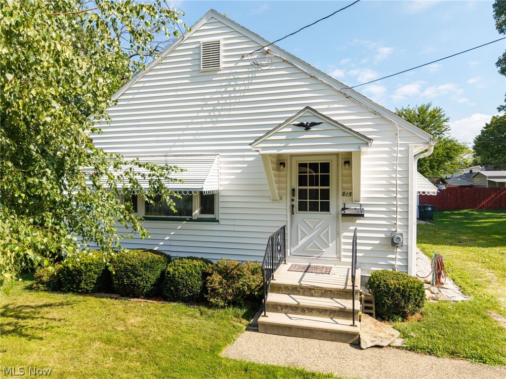 815 Iona Avenue, Akron, OH