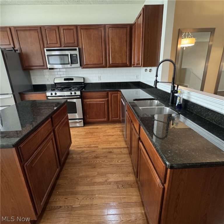 393 Caleb Drive, Akron, OH - Photo 6