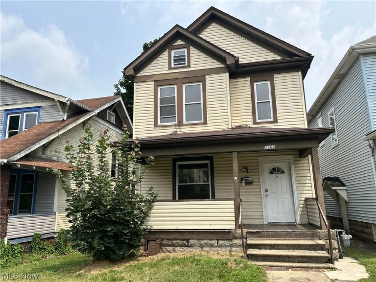 1303 Oregon Avenue, Steubenville, OH, 43952