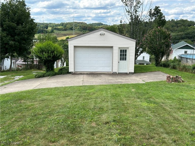 433 Park Avenue, Cadiz, OH - Photo 5