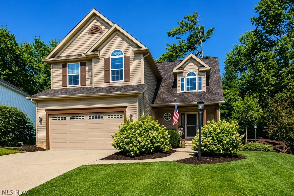 102 Middle Post Point, Chardon, OH