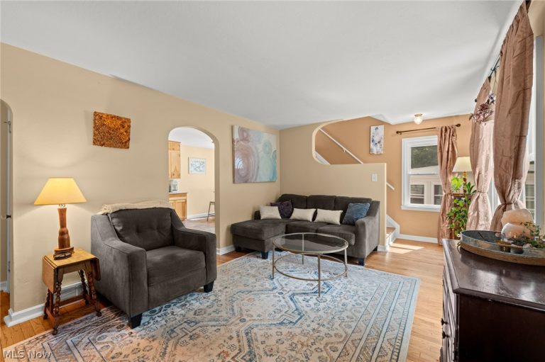 1007 Munroe Road, Tallmadge, OH - Photo 2