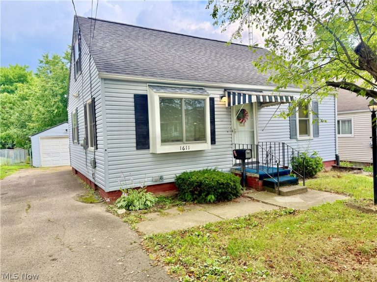 1611 27th Street, Canton, OH - Photo 2