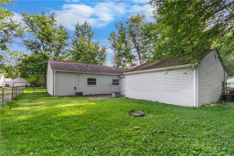 6240 Montrose Drive, Madison, OH - Photo 5
