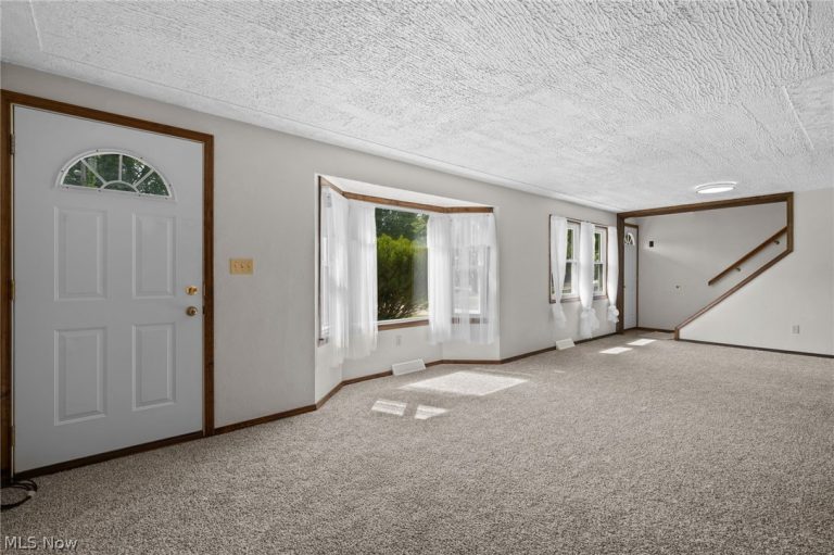 644 Irving Park Boulevard, Sheffield Lake, OH - Photo 5