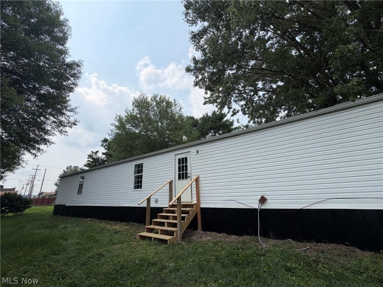 40 Canal Street, Frazeysburg, OH - Photo 2