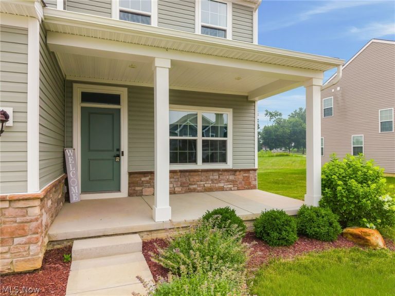 7906 Cobbler Avenue, Canton, OH - Photo 3
