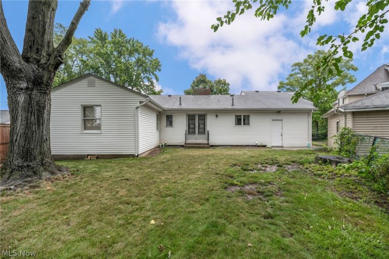 1030 Hillsdale Avenue, Lorain, OH - Photo 3