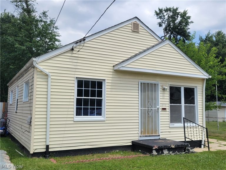 11816 Milligan Avenue, Cleveland, OH - Photo 2