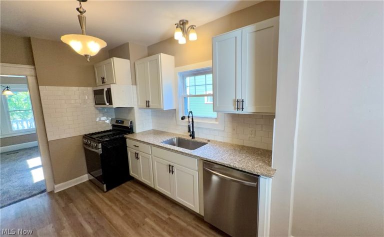 13127 Cedar Road, Cleveland Heights, OH - Photo 8