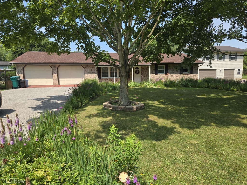 6065 Rollins Drive, Nashport, OH