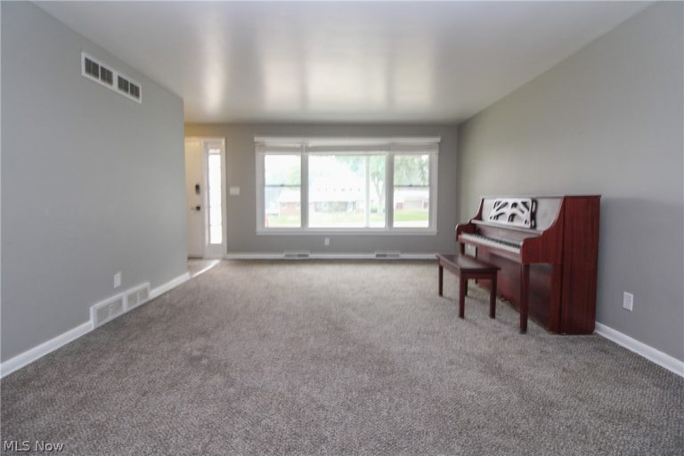 2985 Heatherbrae Drive, Youngstown, OH - Photo 5