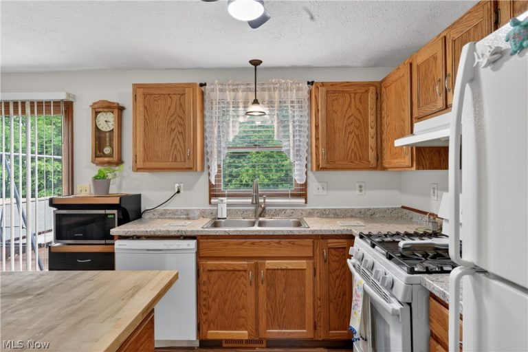 50 Ridge Top Circle, Doylestown, OH - Photo 6