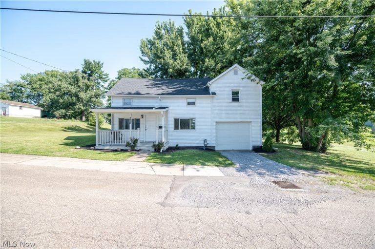 235 Sherman Street, Lisbon, OH - Photo 2