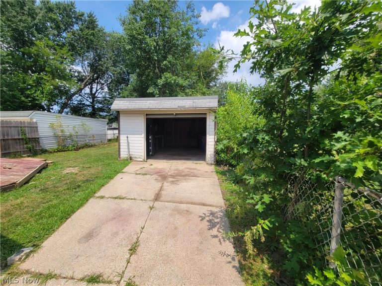 11816 Milligan Avenue, Cleveland, OH - Photo 3