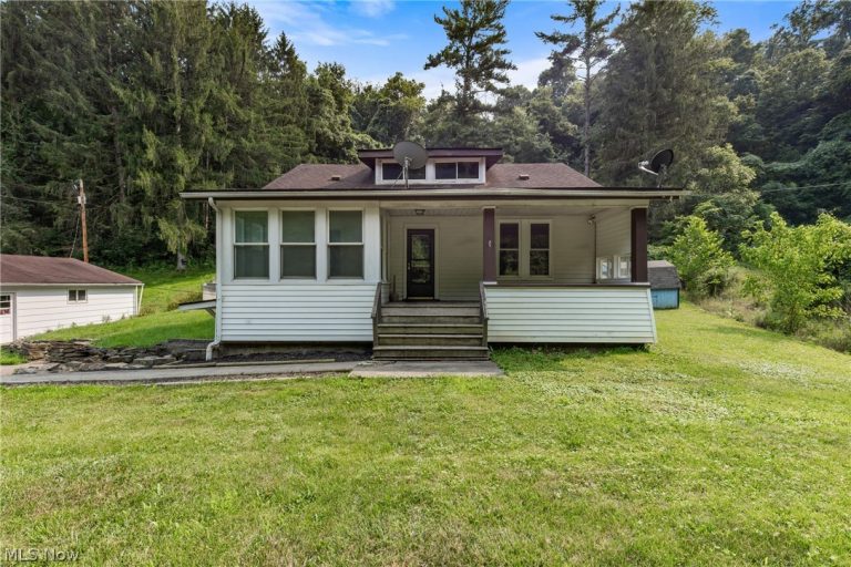 55138 Colerain Pike, Martins Ferry, OH - Photo 3
