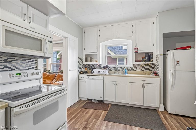 3953 160th Street, Cleveland, OH - Photo 2