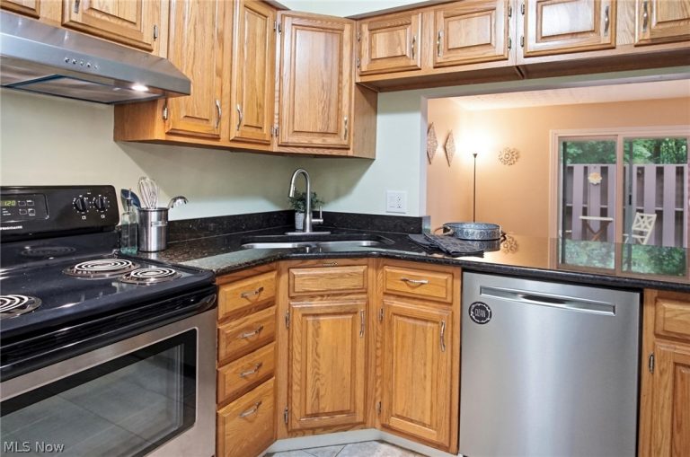 2953 Heatherwood Court, Stow, OH - Photo 4