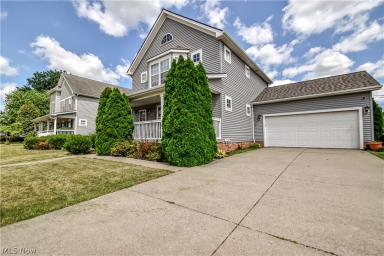 23851 Rockside Road, Bedford Heights, OH - Photo 2
