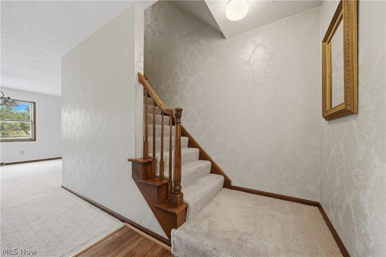 135 Seneca Trail, Hartville, OH - Photo 2